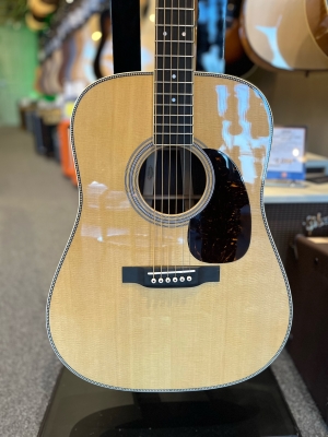 Store Special Product - Martin Guitars - HD-35 V18